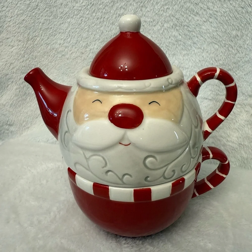 Santa Claus “tea for one